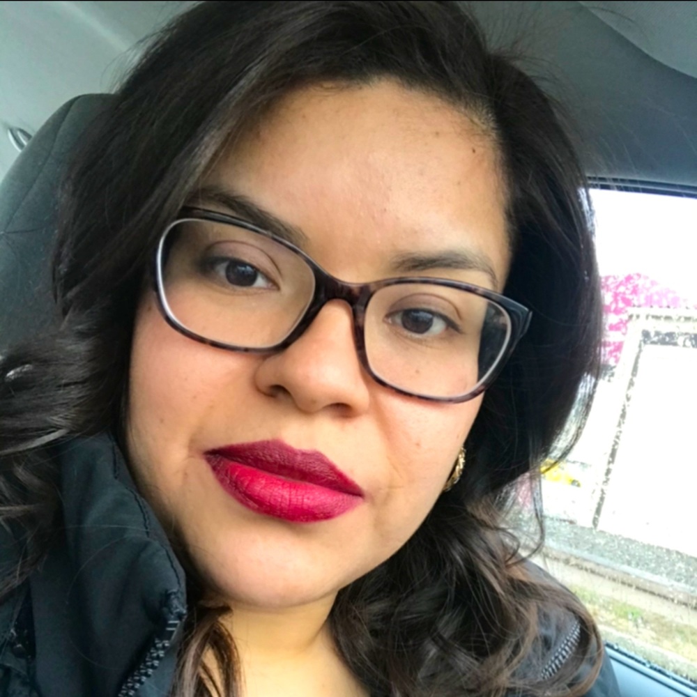 Meet your Posher, Cinthia